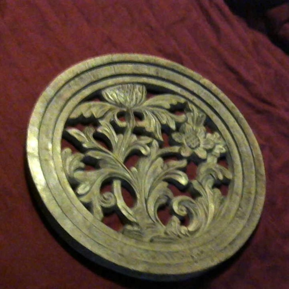 Decorative floral medallion wall hanging